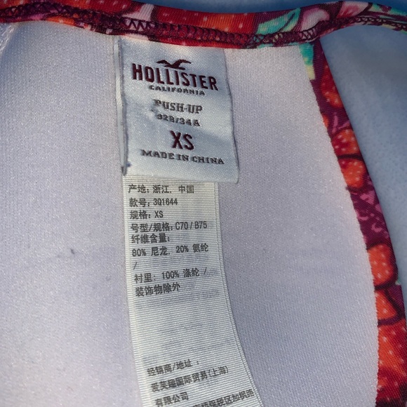 HOLLISTER BIKINI TOP!! - Picture 2 of 3